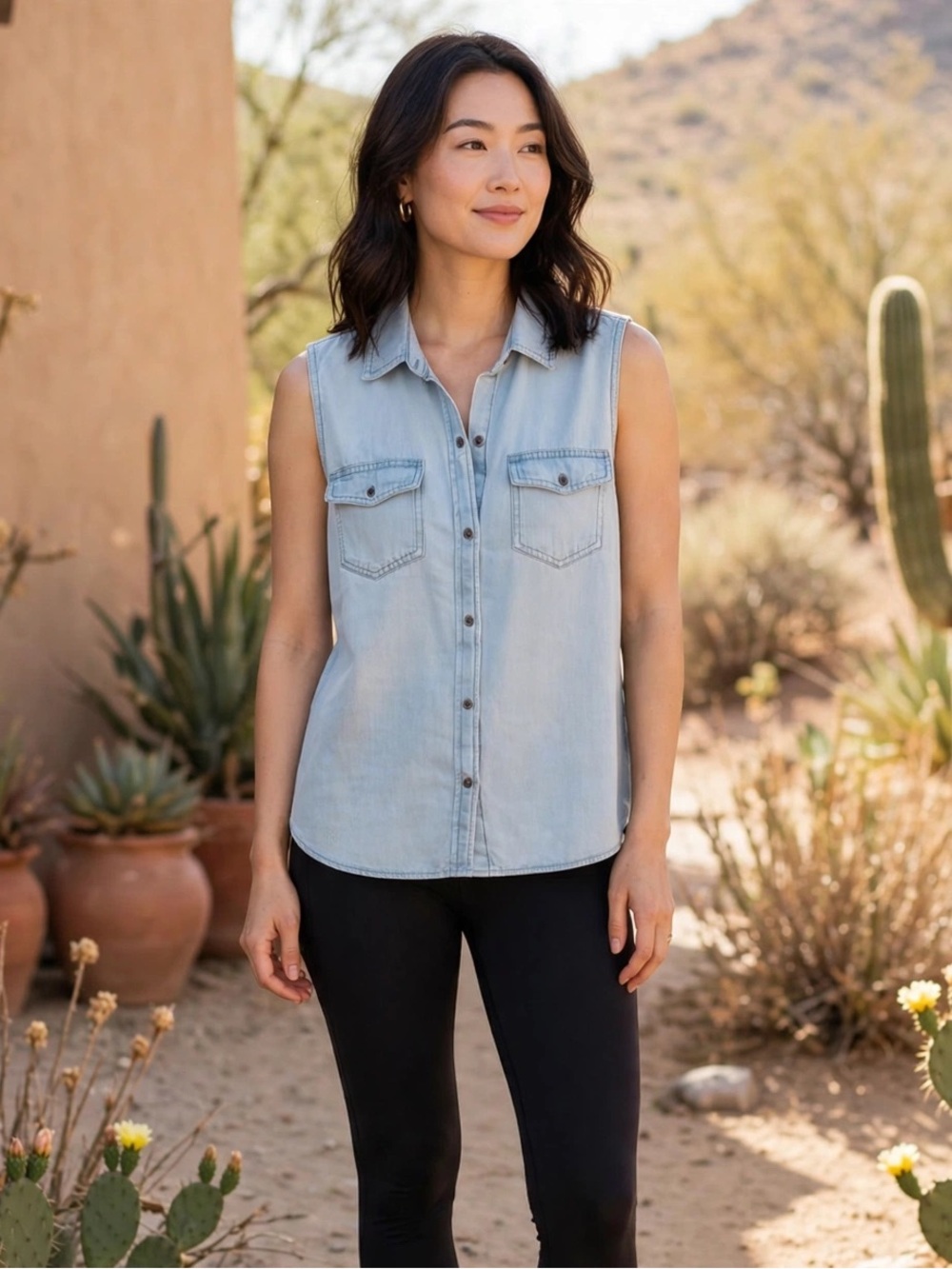 Buffalo David Bitton Top Womens M Light Wash Denim Sleeveless Button Pockets
